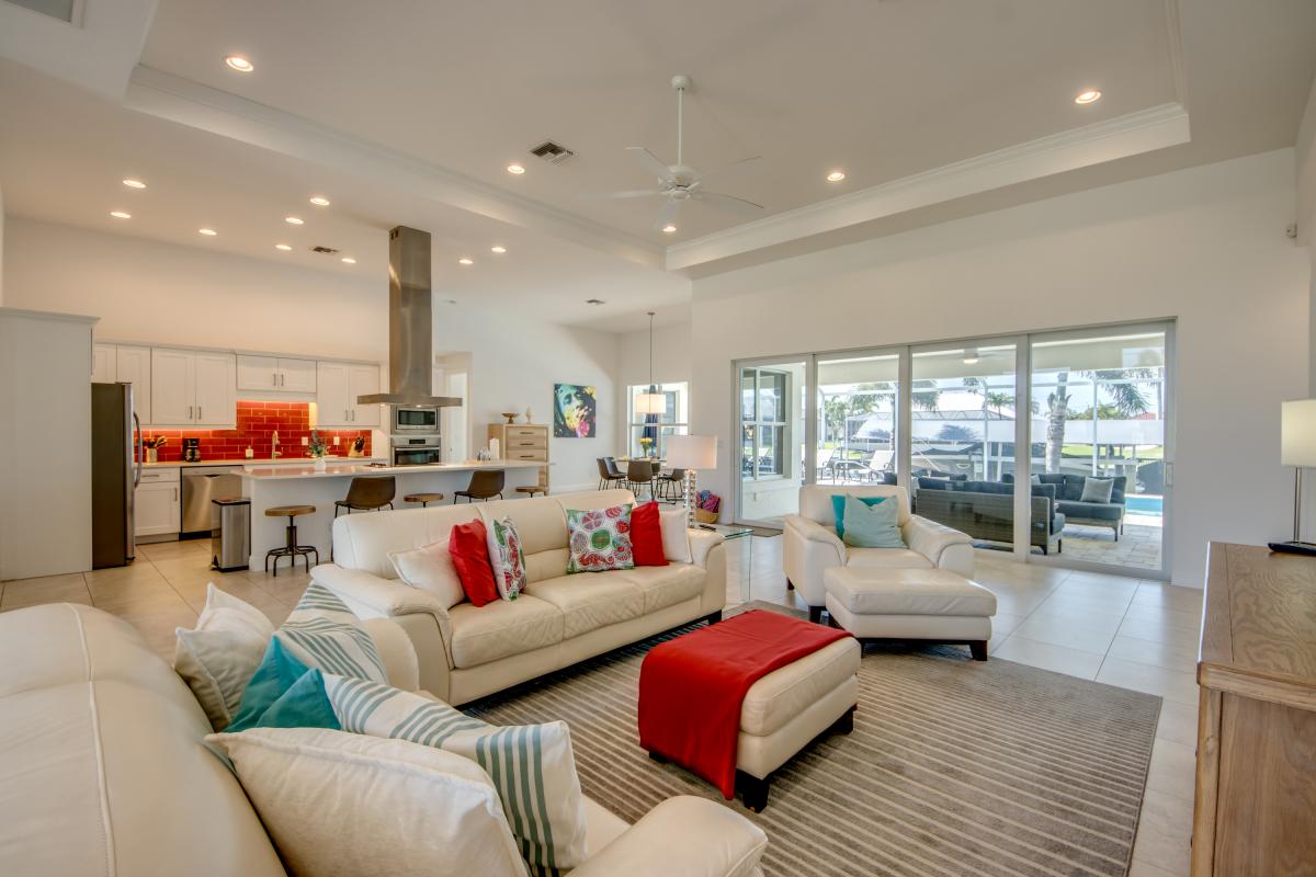 10-Family-Room