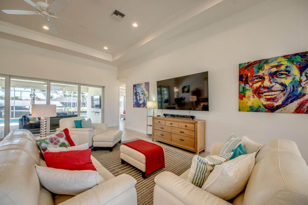12-Family-Room
