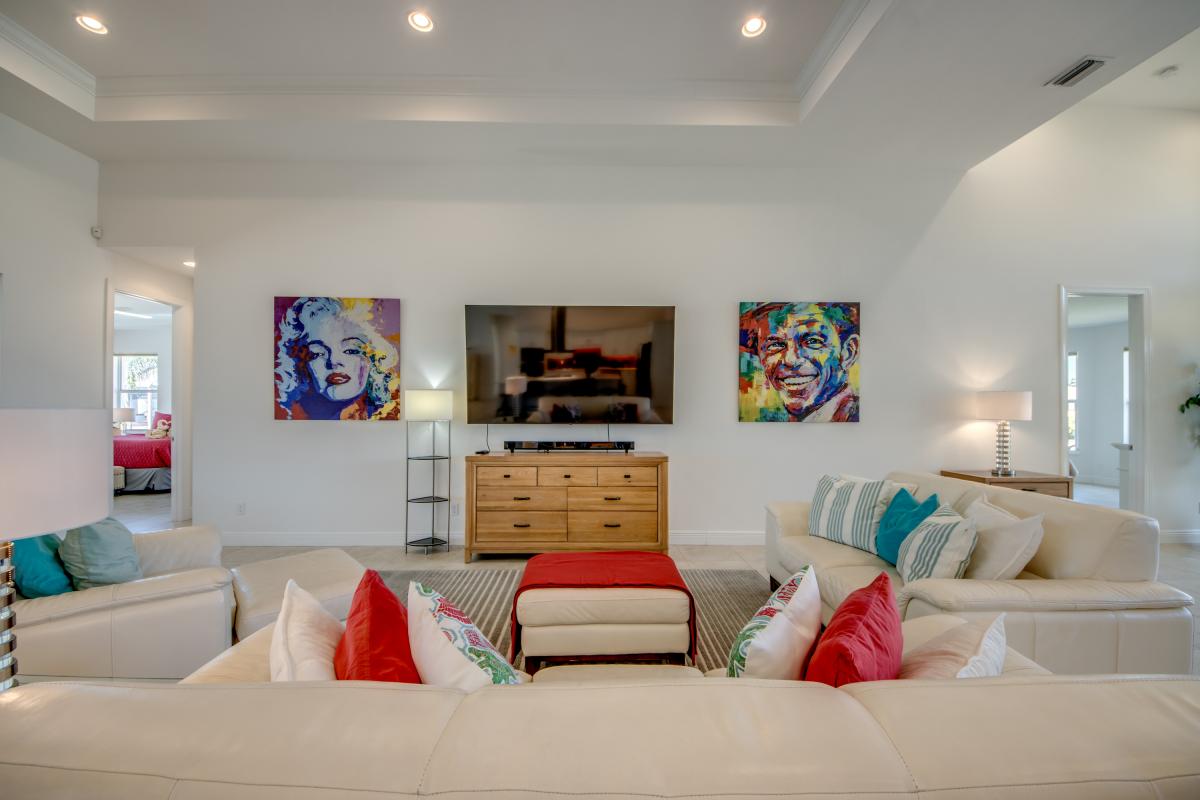 13-Family-Room