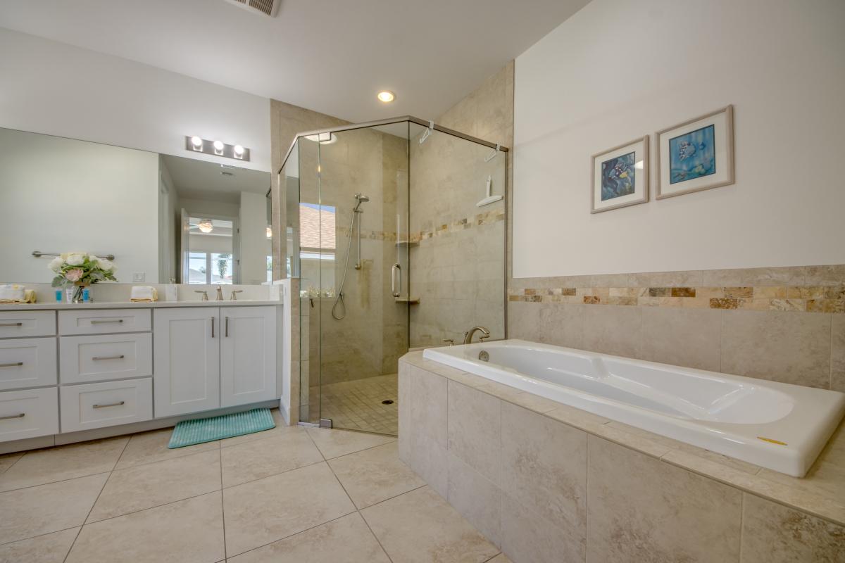 39-Master-Bathroom