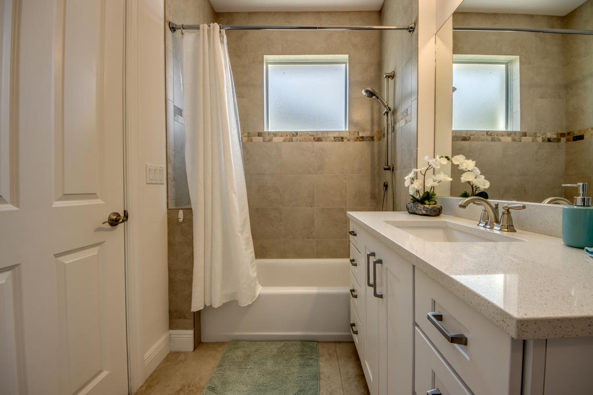 55-Guest-Suite-3-Bathroom