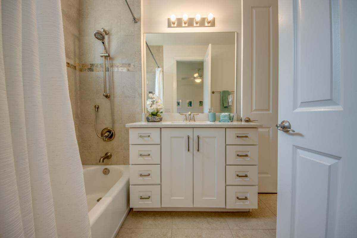 56-Guest-Suite-3-Bathroom